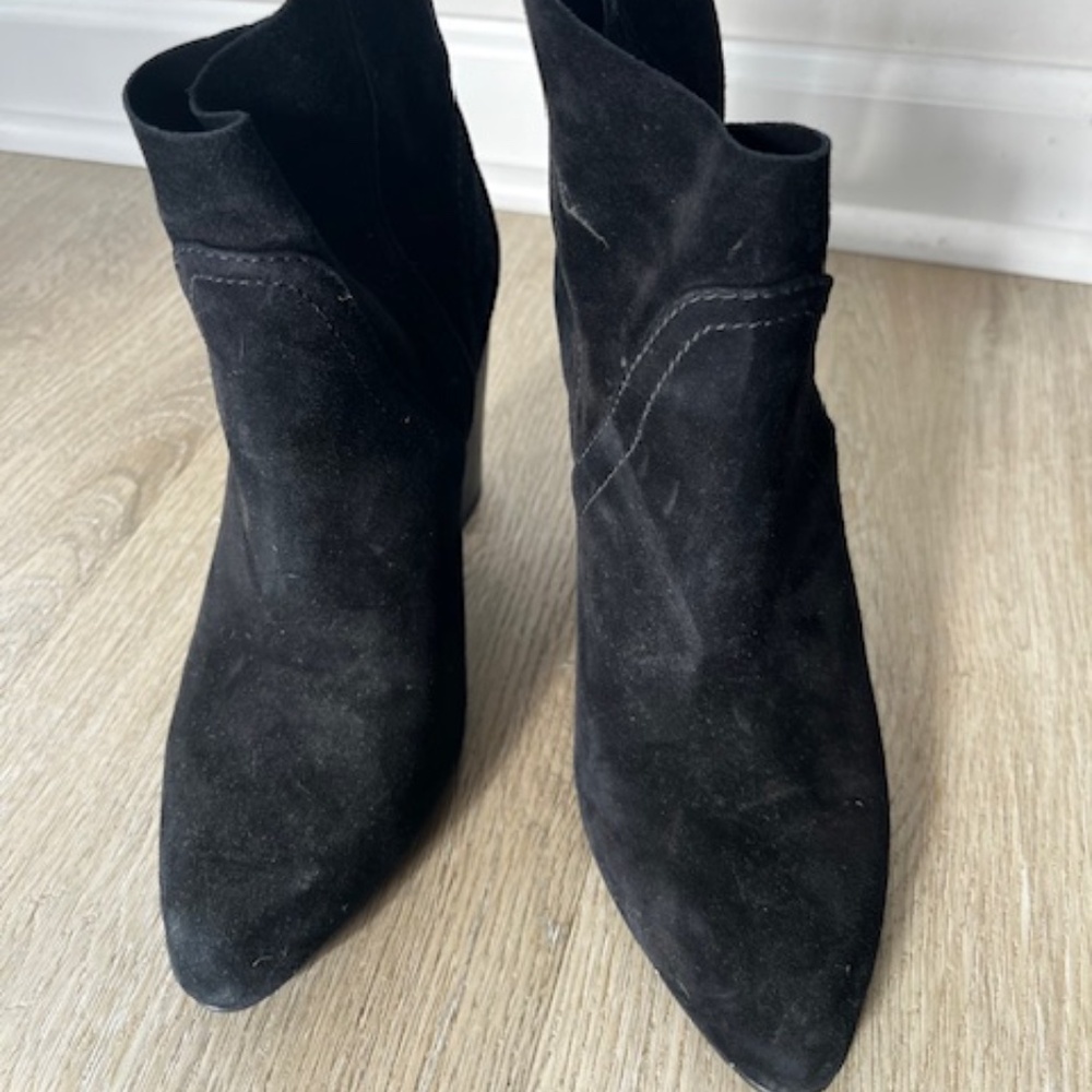 Vince Camuto Black Suede woman size 5m